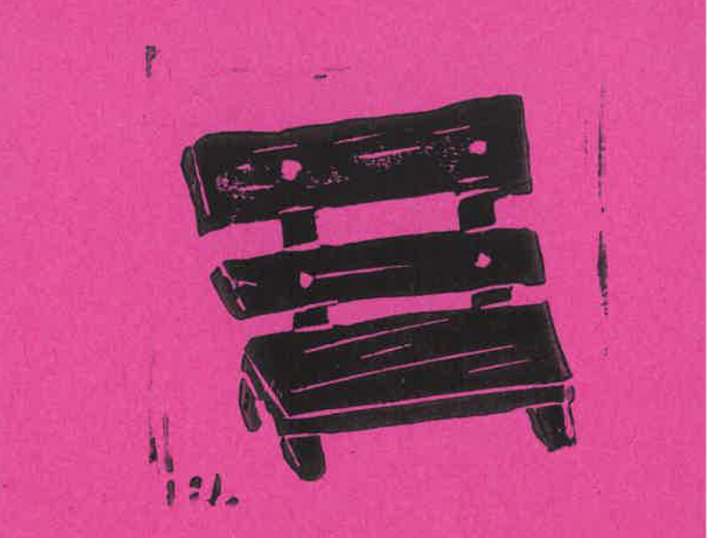 banc noir sous fond rose